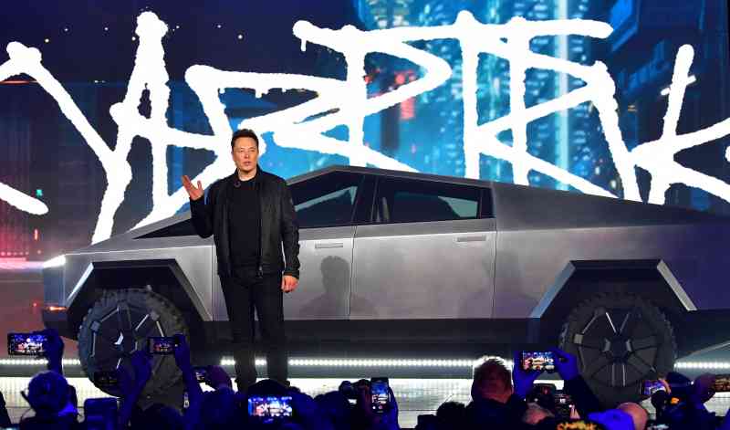 Rival eléctrico: Elon Musk presenta el Tesla Cybertruck en California en 2019. A pesar de una competencia desalentadora, Scaringe insiste: 